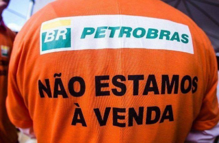 Petroleiros comemoram suspensão do processo de privatização