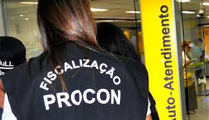 Procon autua agências bancárias da cidade