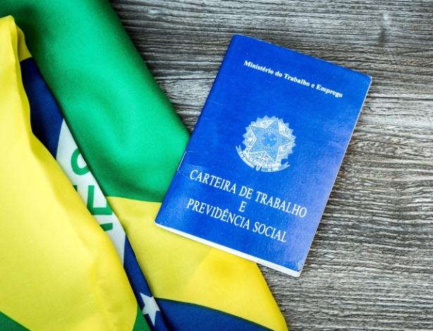 Um ano após reforma, recuperação do mercado de trabalho ficou na promessa