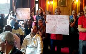 Rodoviários de Petrópolis ameaçam  greve para impedir dupla função de motoristas