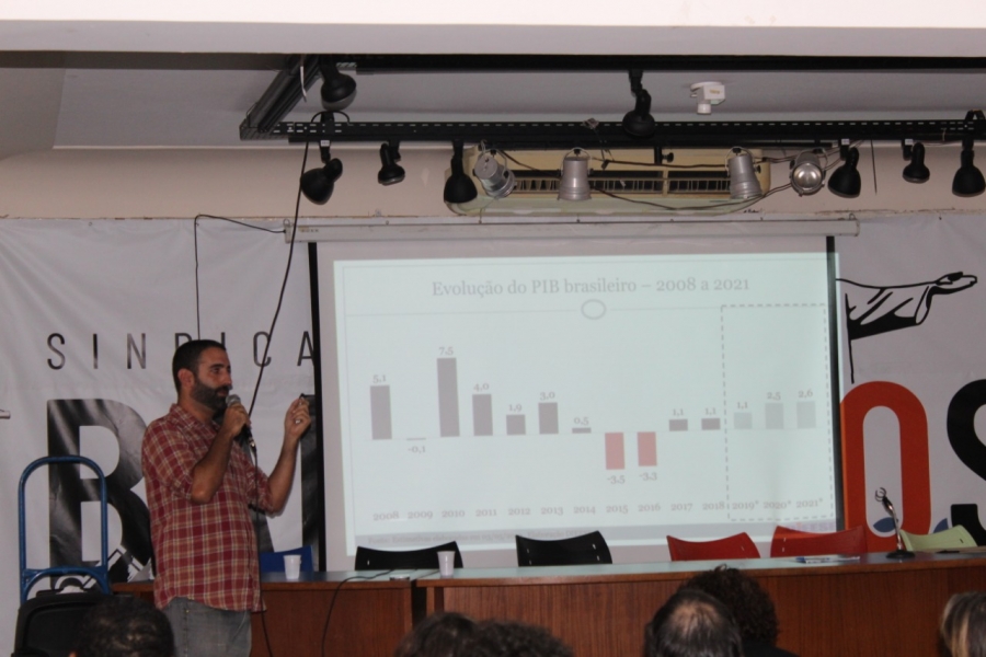 Políticas recessivas são usadas para aprovar reformas liberais