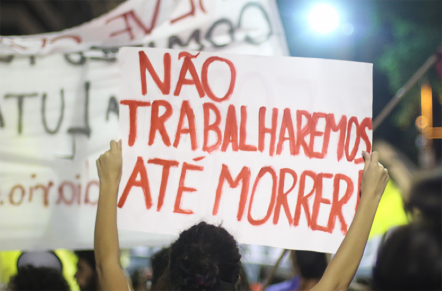 Só a mobilização popular pode barrar projeto que aniquila com o sonho da aposentadoria