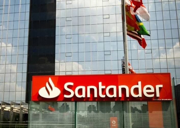 Santander assina acordo de teletrabalho na Espanha, mas recusa negociação no Brasil