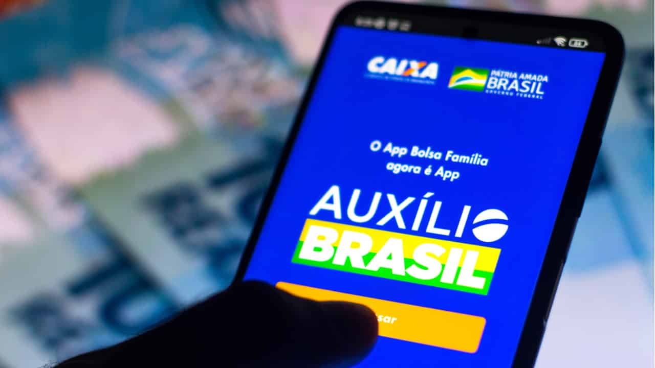 Auxílio Brasil de R$ 600,00 não compra uma cesta básica