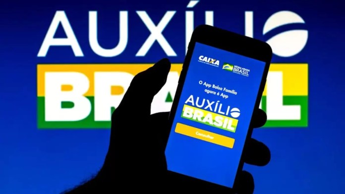 Auxílio Brasil passará por pente-fino e governo vai cortar benefícios